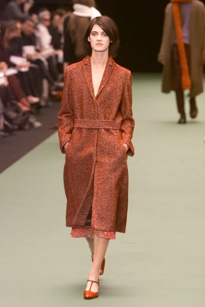 Look 18
